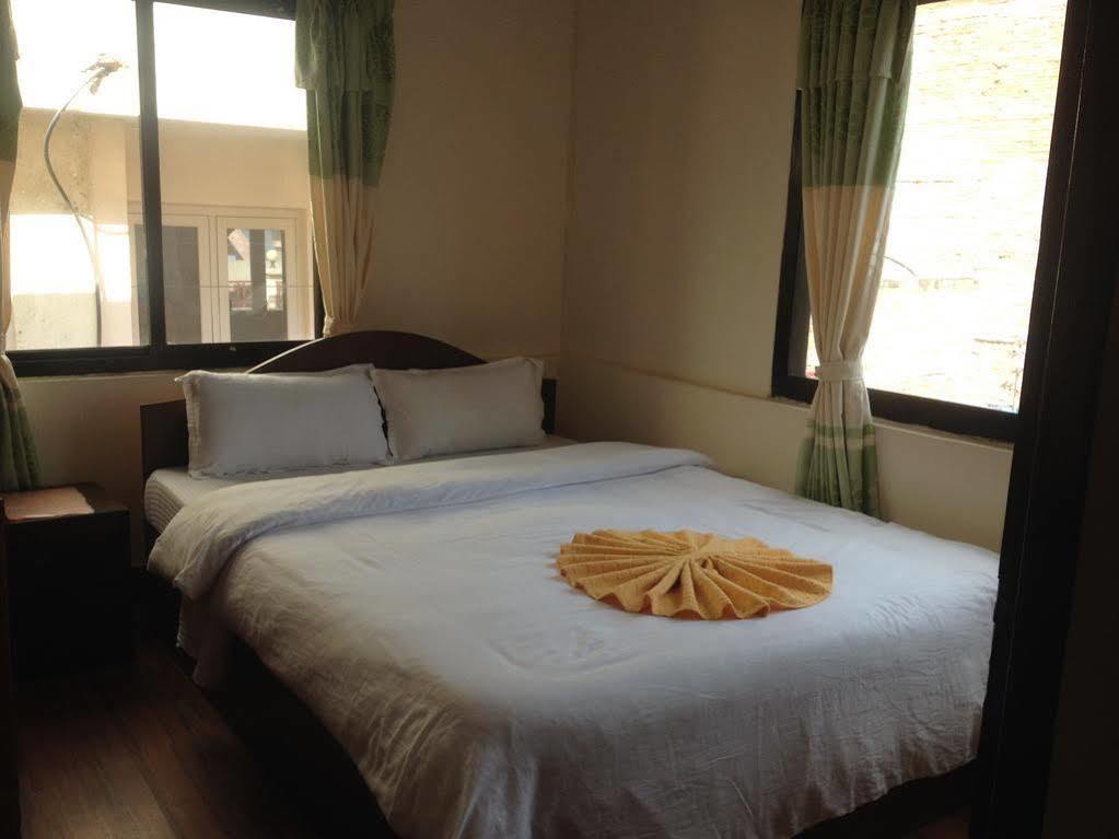 Kathmandu Peace Guesthouse Buitenkant foto